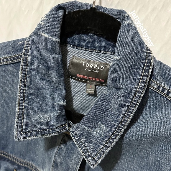 NWOT Torrid Medium Wash Longline Distressed Denim Jacket 1X - Picture 5 of 10